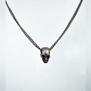 20" Skull Chain Necklace, gunmetal silver.